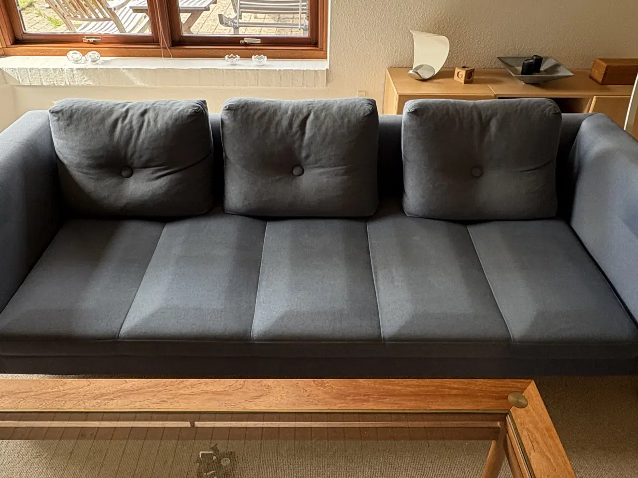 Billede 2 - Blå 3p sofa med vandret/fladt sæde, inkl. puf