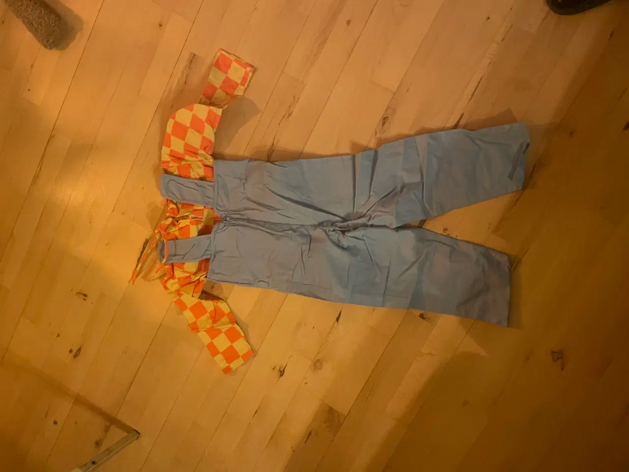 Billede 3 - Fastelavns tøj/ udklædning 