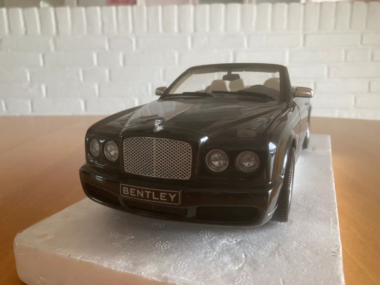 Billede 1 - Bentley Azure 1:18