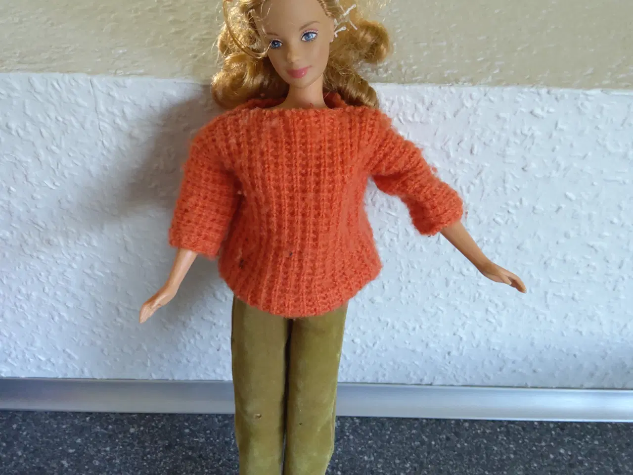 Billede 2 - Barbie dukker tøj