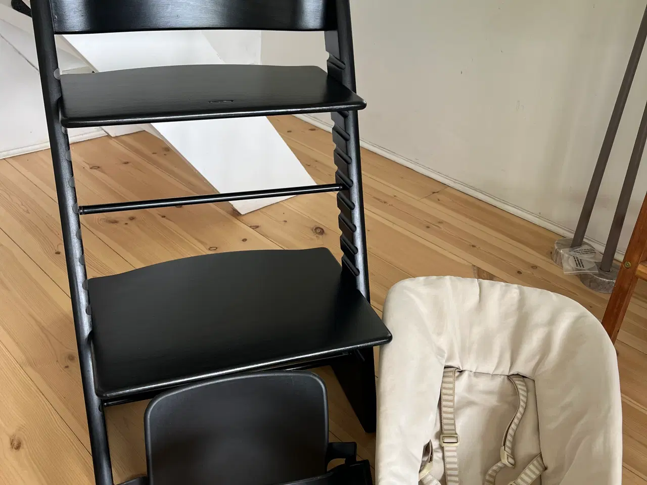 Billede 1 - Trip Trap stol m. indsatser 