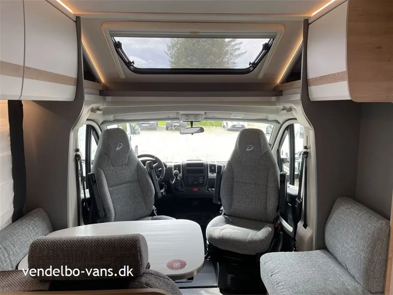 Billede 7 - 2024 - Dethleffs Just Camp T7052EB   Fremragende komfort , dækker de mest forskellige ønsker og krav til det mobile liv