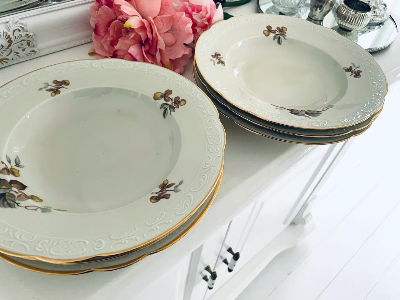 Billede 1 - Vintage dybe tallerkner 6 stk med patina