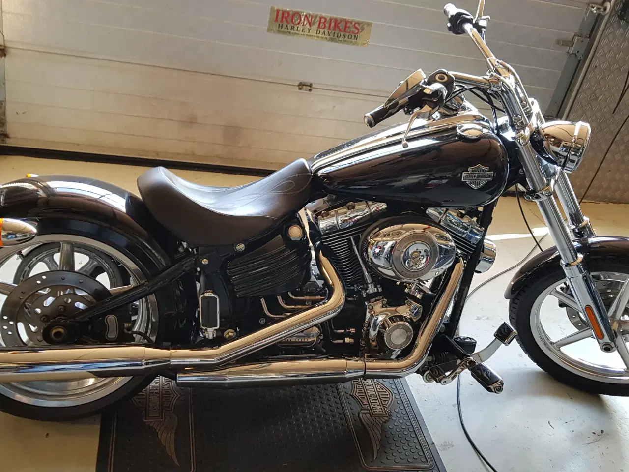 Billede 1 - Harley Rocker C årgang 2008 , billig til salg
