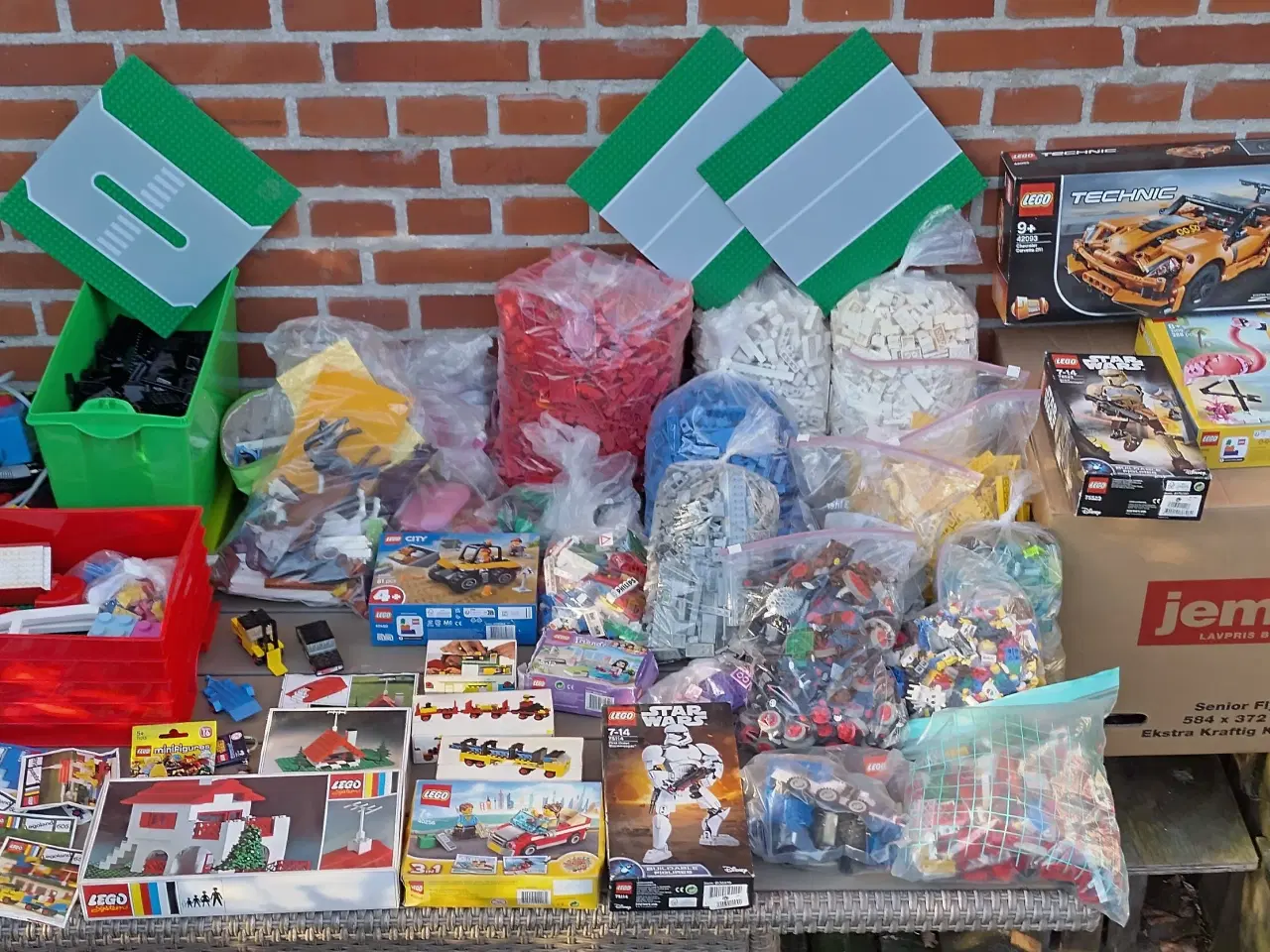 Billede 1 - Samling af ældre og nyere Lego