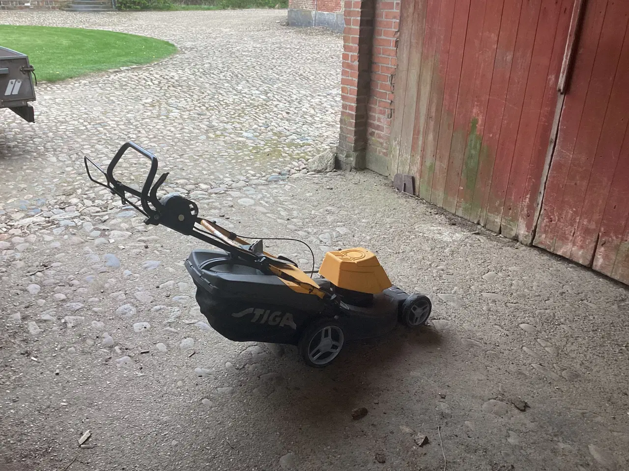 Billede 1 - Stiga plæneklipper på el. 