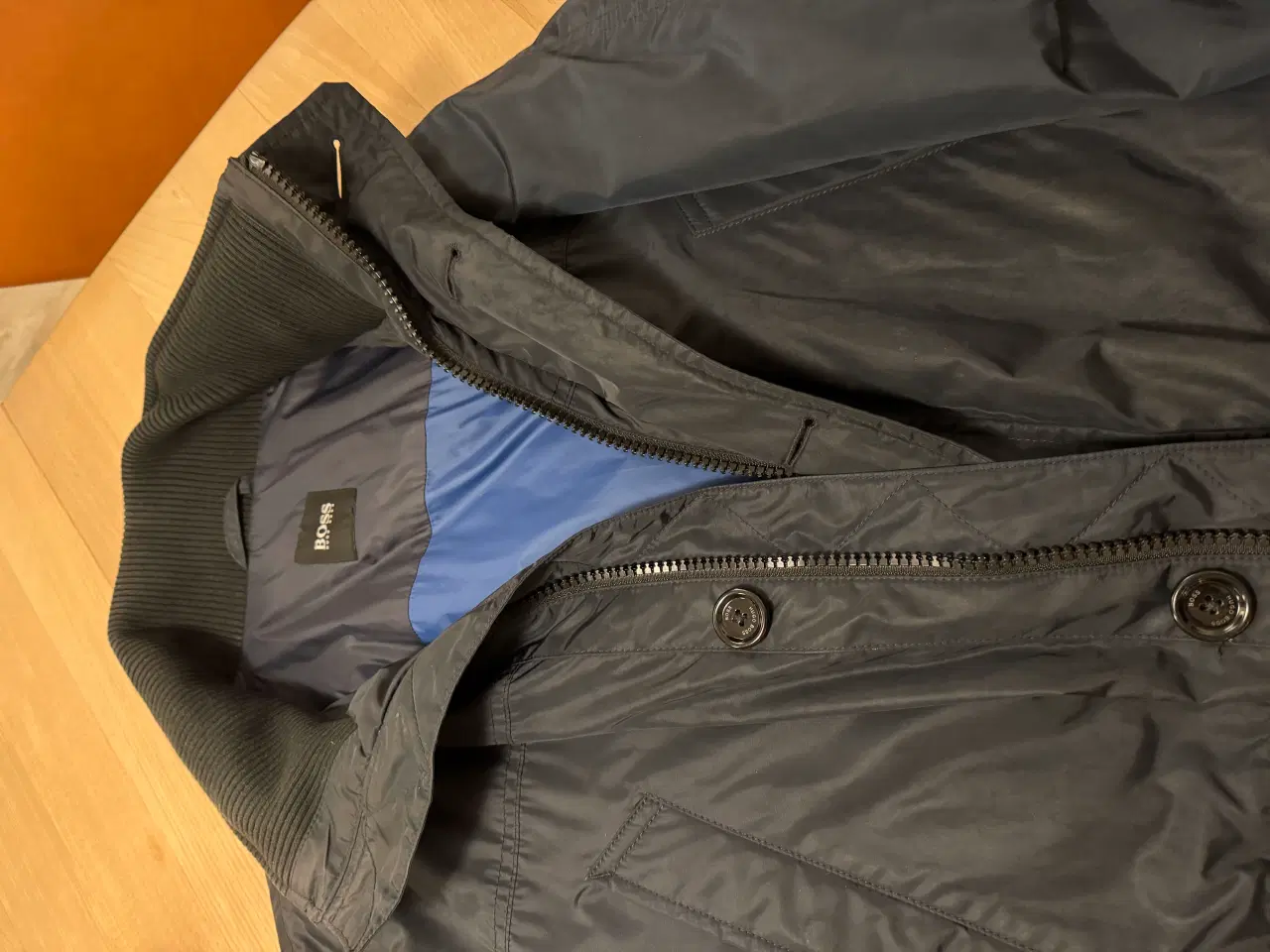 Billede 1 - Lækkert jakke fra BOSS