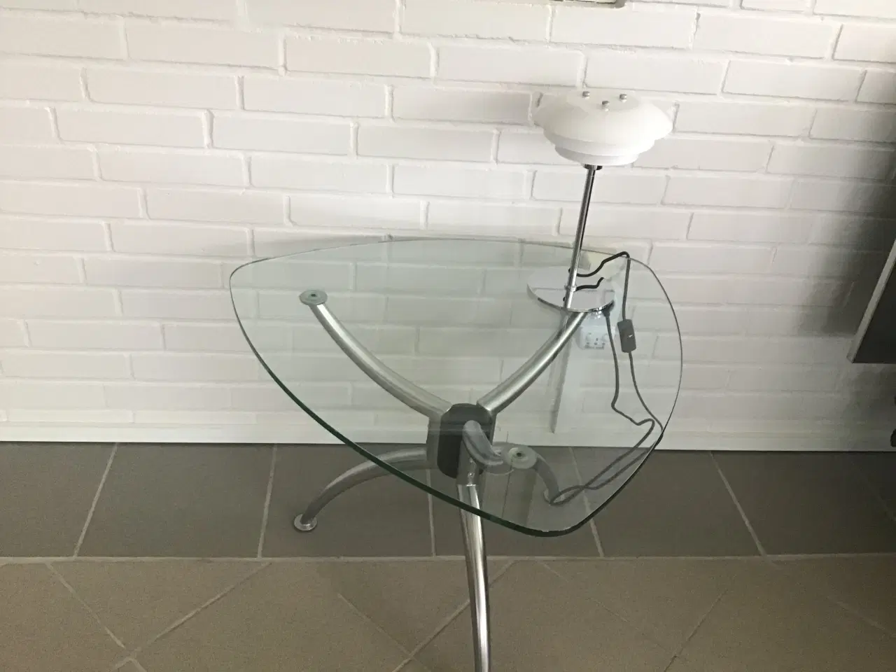 Billede 12 - Glas spisebord m 6 stole og hyggebord