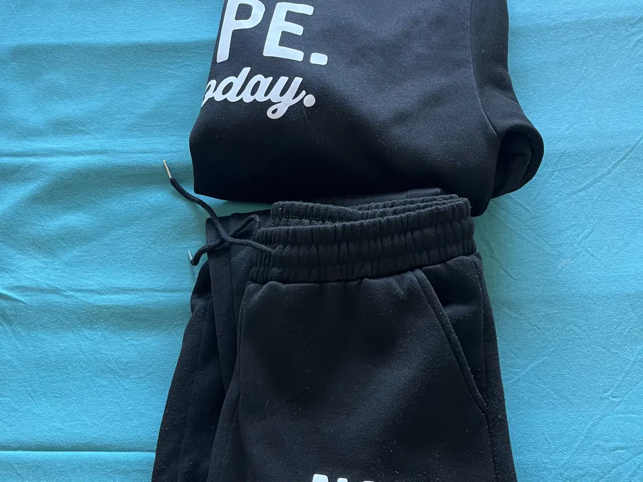 Billede 3 - Joggingsæt str L 