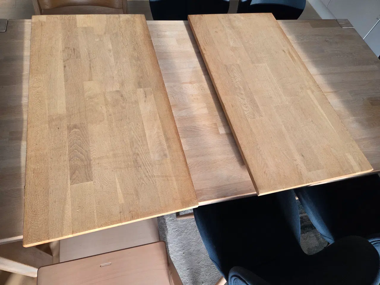 Billede 4 - Eg spisebord fra Ilva med 2 tillægsplader