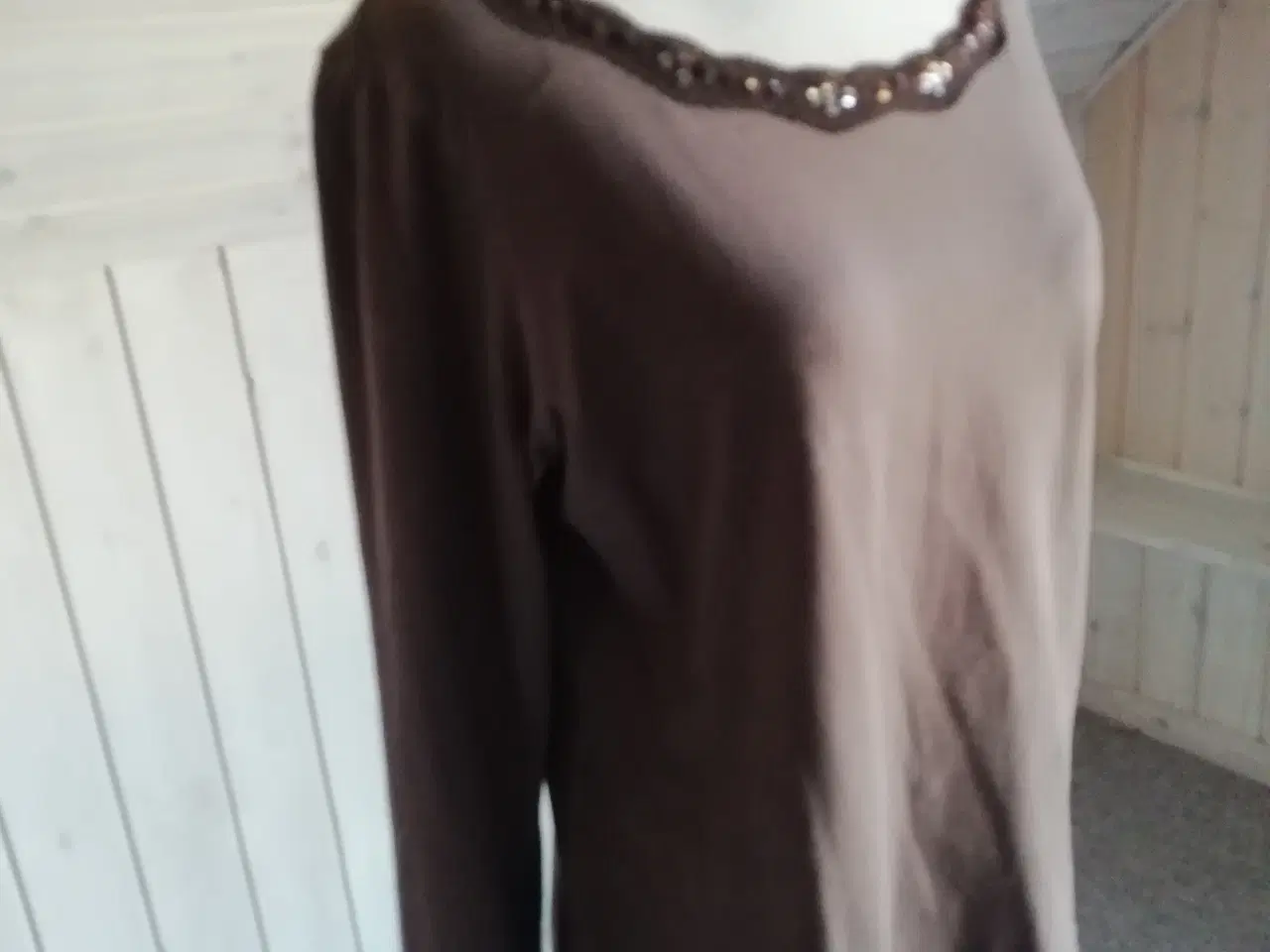 Billede 1 - Bluse med palietter