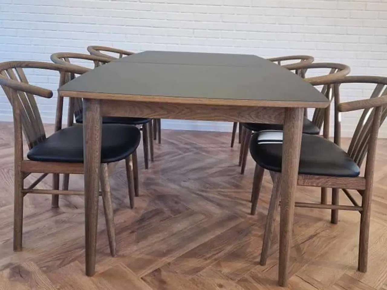 Billede 5 - Nyt spisebord med 6 stole 