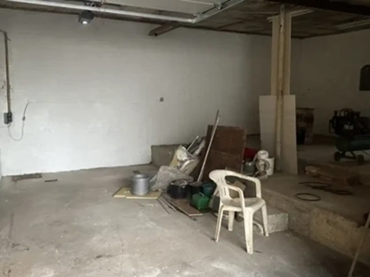 Billede 1 - Centralt beliggende i Haderslev udlejes et lager/opbevaringsrum/garage