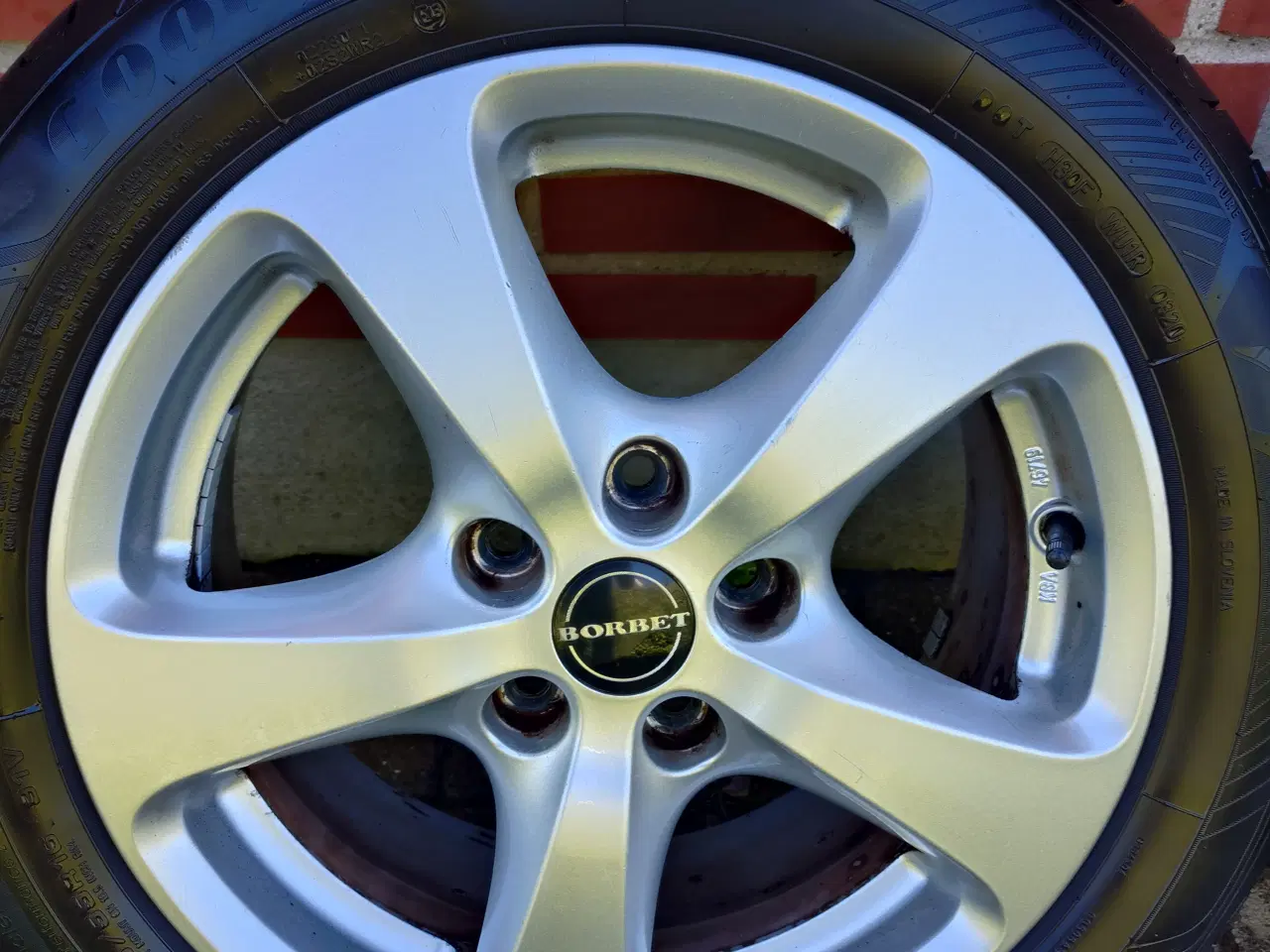 Billede 1 - Borbet alufælge med Goodyear sommerdæk