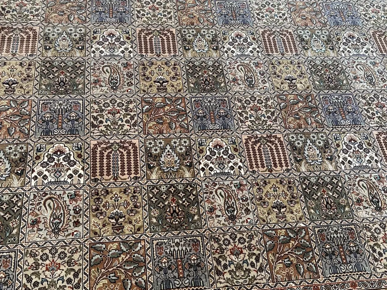 Billede 6 - Ægte tæppe i flotte farver