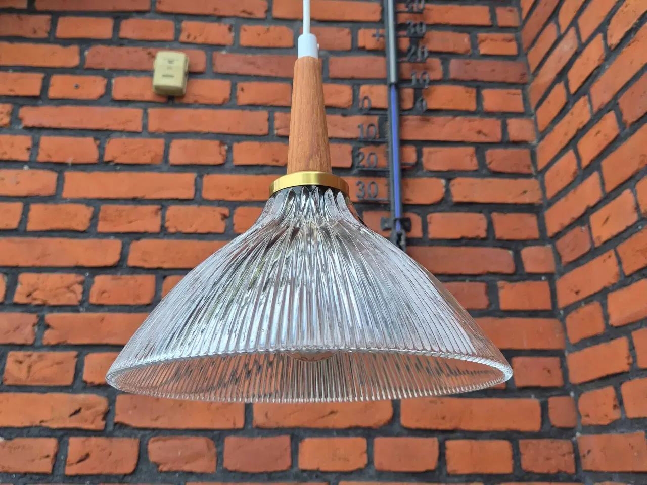 Billede 3 - Fed glaslampe med top i teak