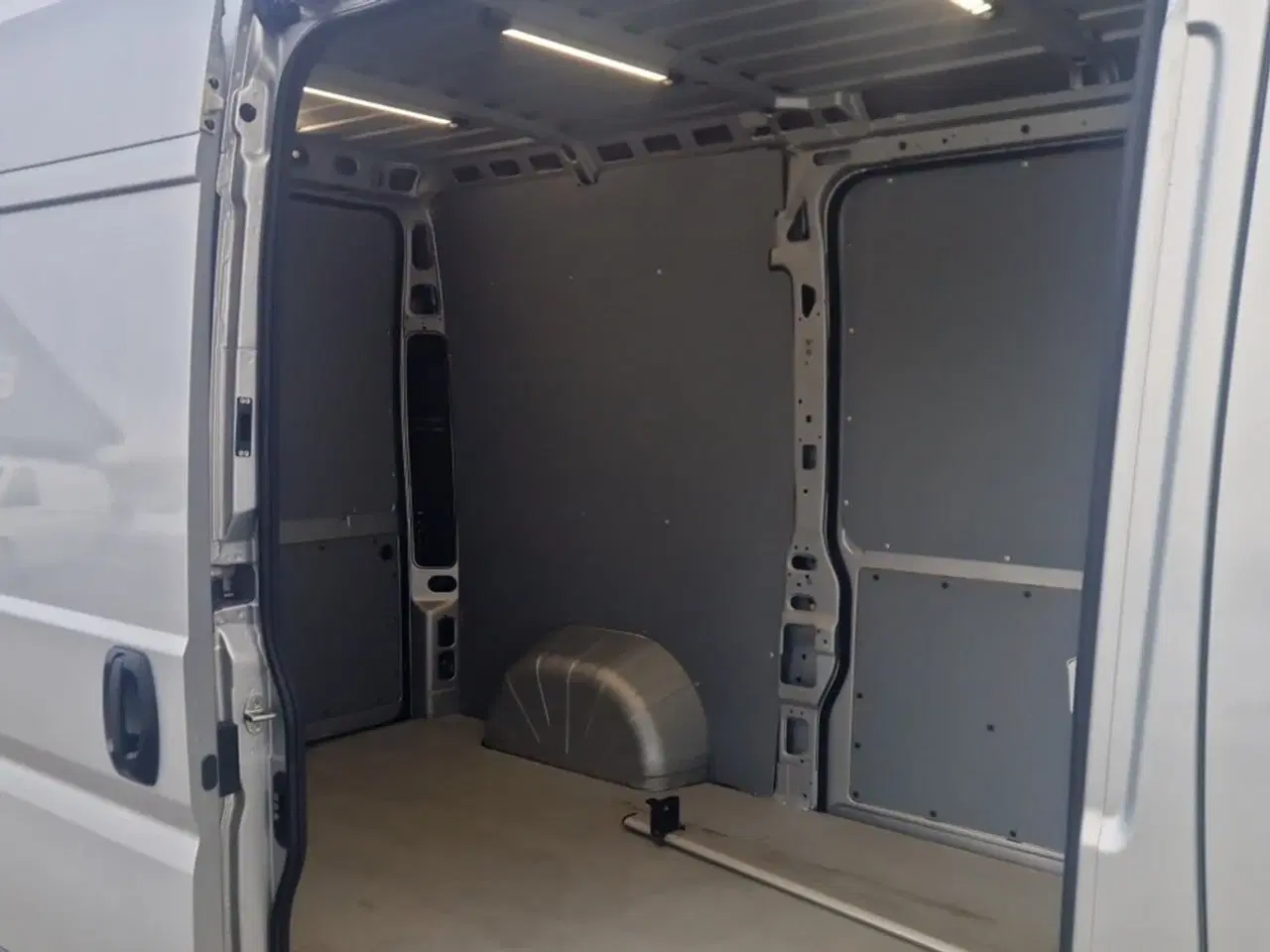 Billede 10 - Fiat Ducato 35 2,3 MJT 140 Kassevogn L2H2 Pro+ aut.