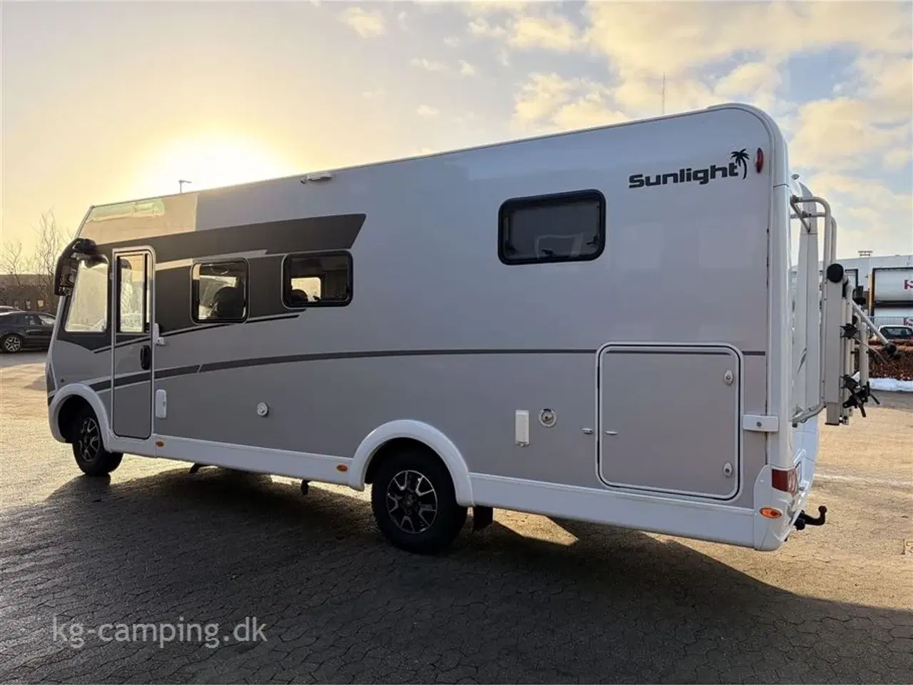 Billede 3 - 2021 - SunLight I 68 Adventure Edition   Topudstyret autocamper med bla. Clesana toilet - Ektra webasto oliefyr - Klimaanlæg - Maxxfan osv...