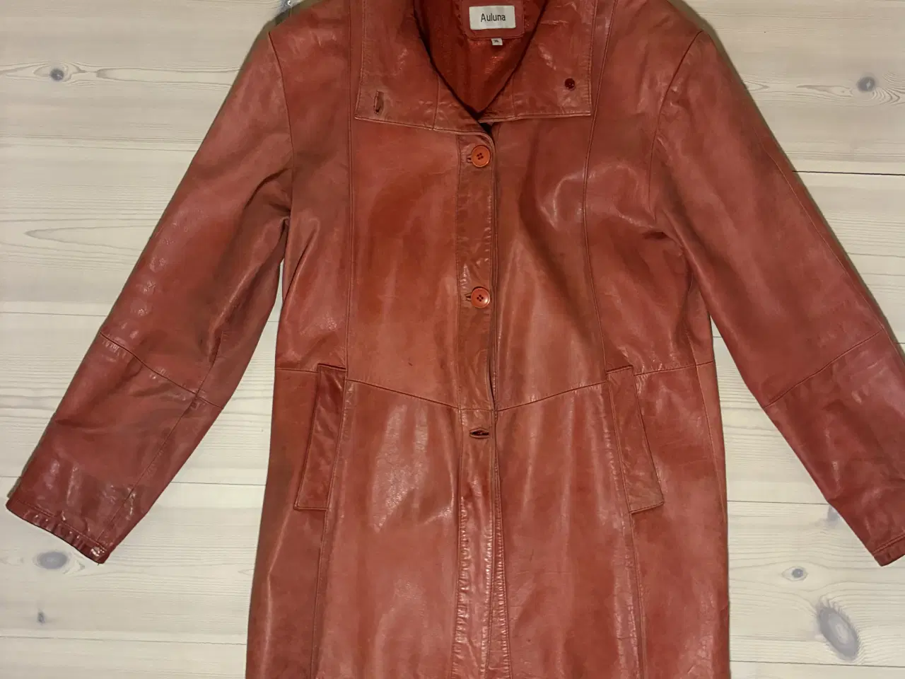 Billede 1 - Rød brugt skindfrakke, model Auluna