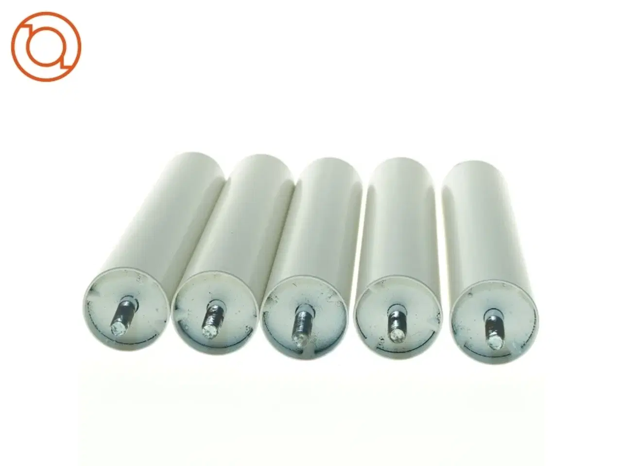 Billede 4 - Hvide senge metalben (str. 23 x 4 cm)