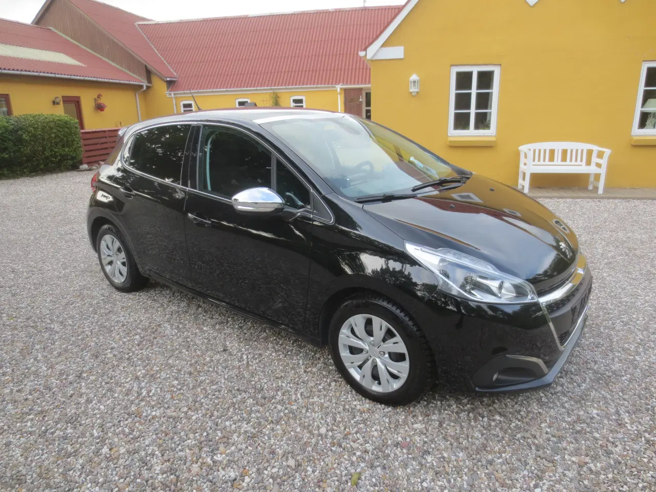 Billede 4 - Peugeot 208 1.6 Blue HDi  År 2017. Nysynet. 