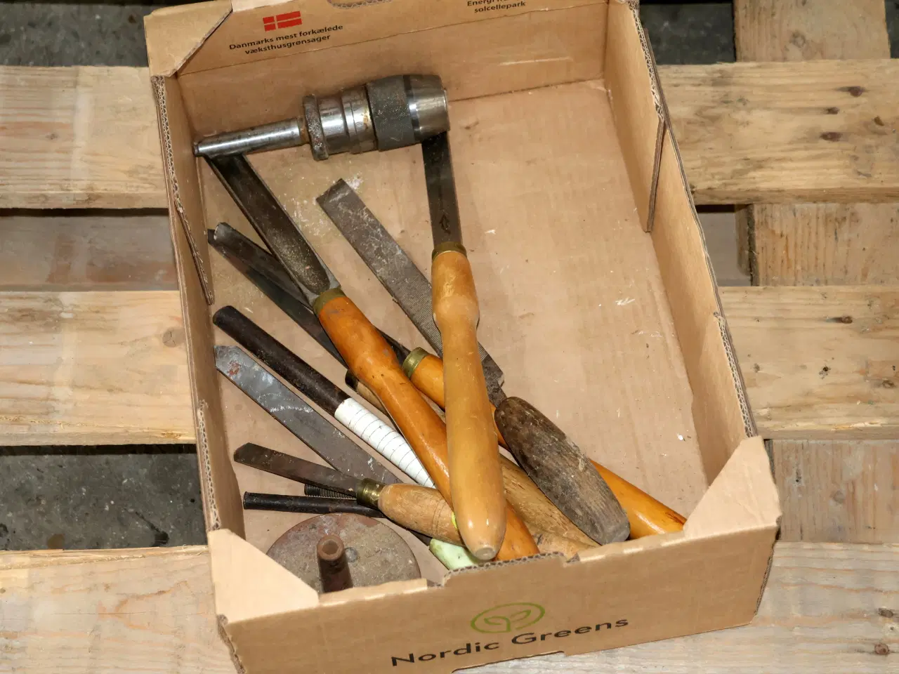 Billede 6 - Trædrejebænk m/div tilbehør og skruestik.