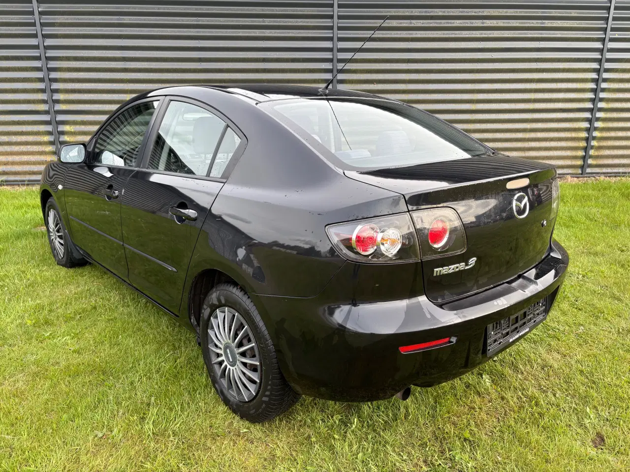 Billede 5 - Mazda 3 1,6 Sedan 105 HK - Kun kørt 128.000 km...