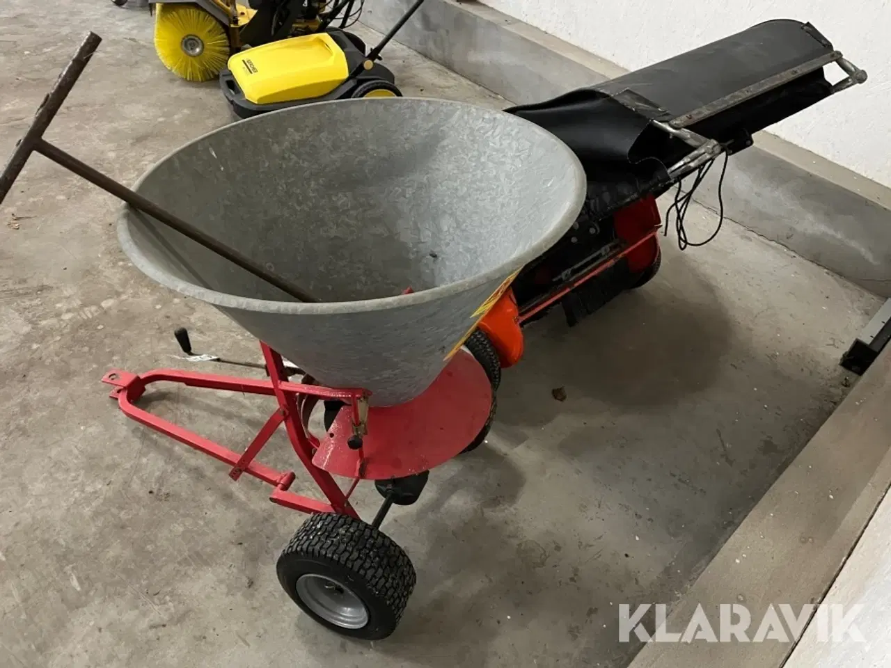 Billede 4 - Græsopsamler og gødningsspreder Husqvarna og Rondini