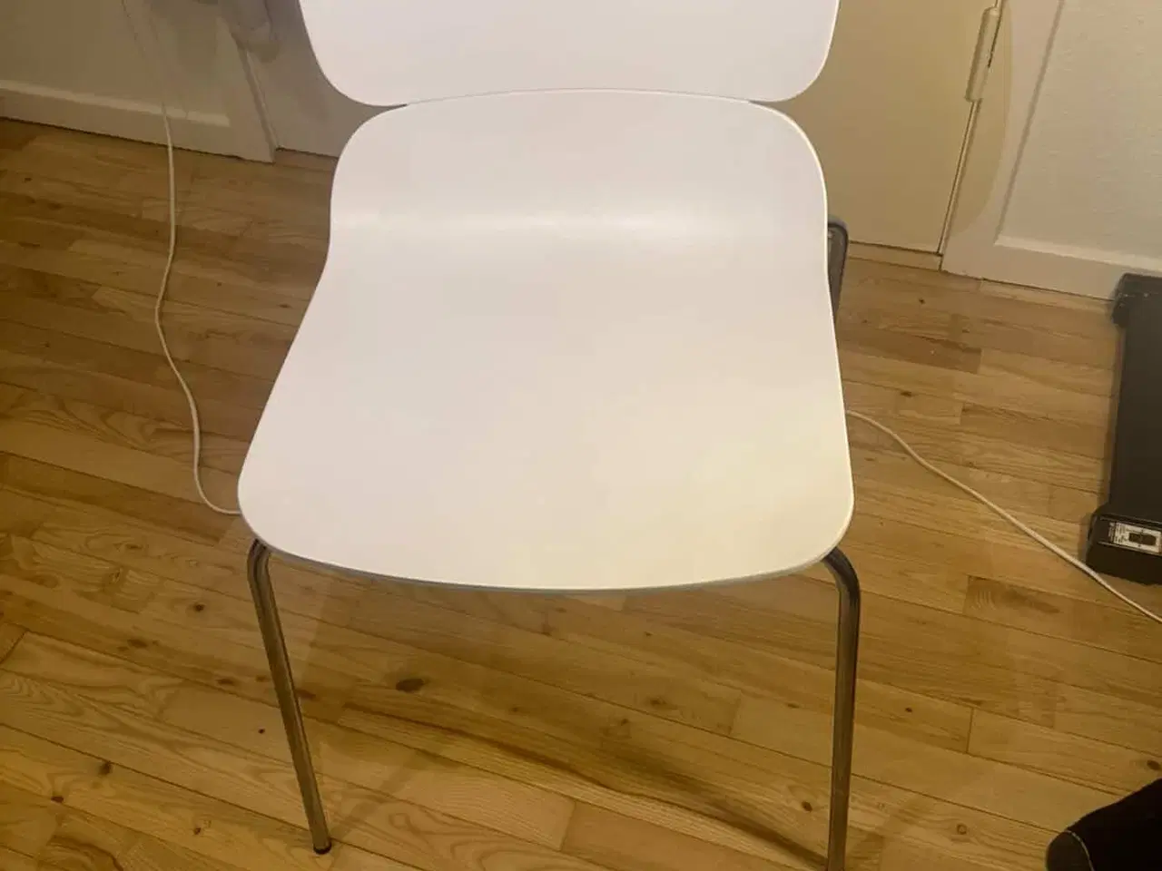 Billede 4 - Hvide Spisebordsstole