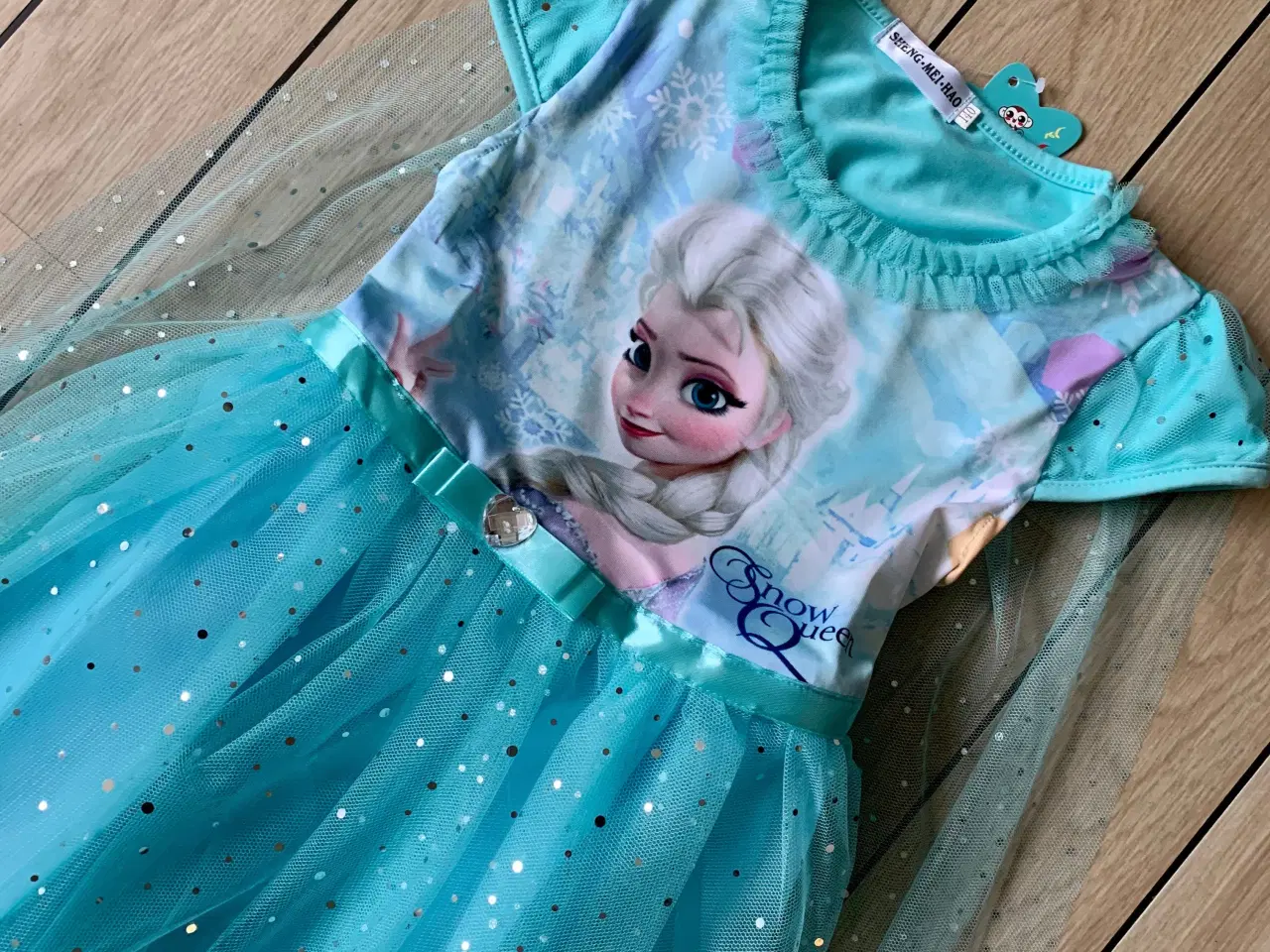 Billede 3 - Frost kjole med slæb str. 116 med Elsa fra Frost