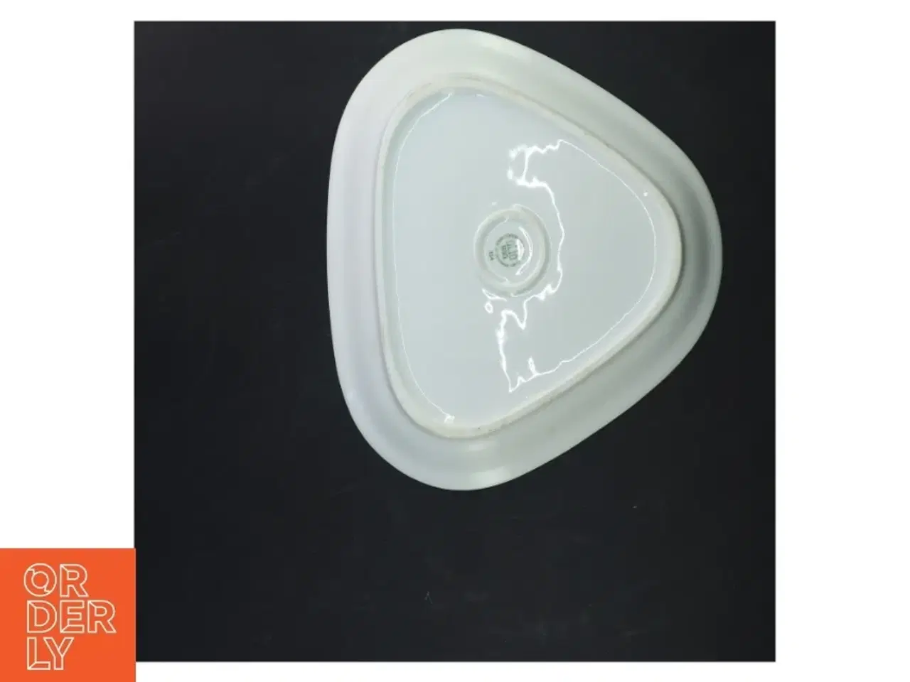 Billede 2 - Trekantet porcelænsfad fra Royal Copenhagen (str. 23,5 cm)