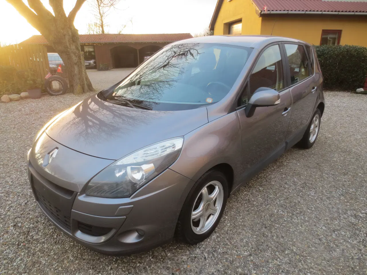 Billede 1 - Renault Scenic 1.9 DCi Nysynet m/træk