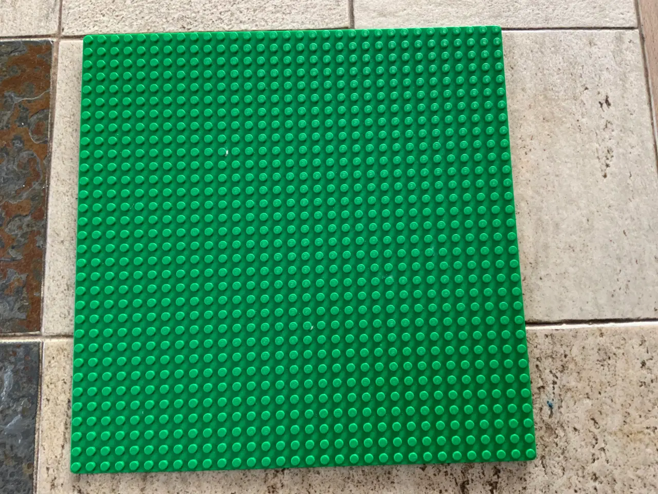 Billede 1 - LEGO PLADE 26X26 CM, 32X32 KNOPPER