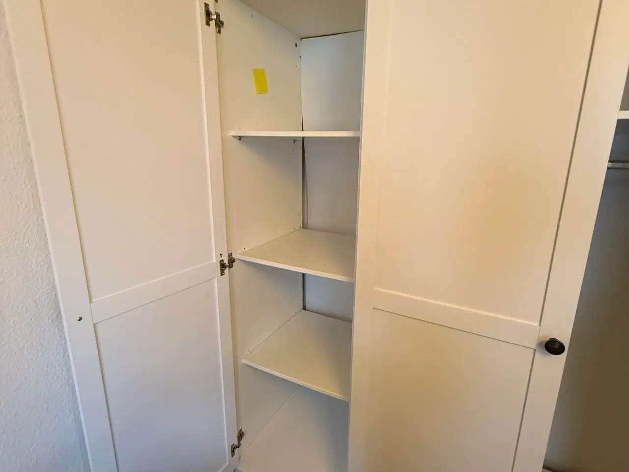 Billede 2 - Nordby klædeskab fra Jysk 