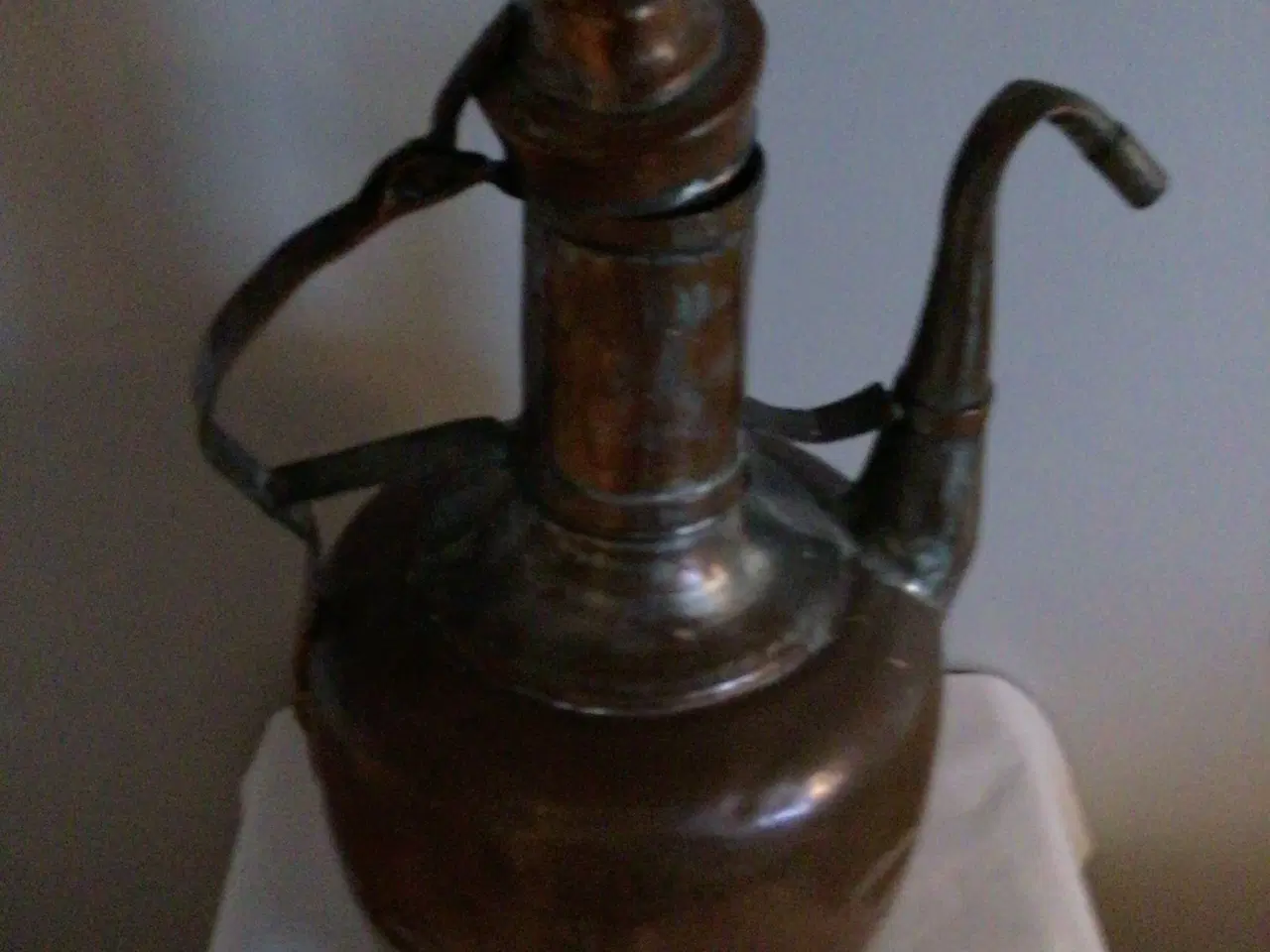 Billede 2 - Gammel kobberkande 40 cm høj 