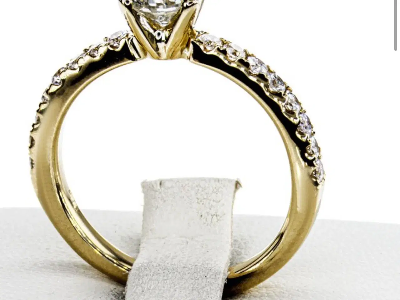 Billede 2 - Naturlig Diamantring 1.39