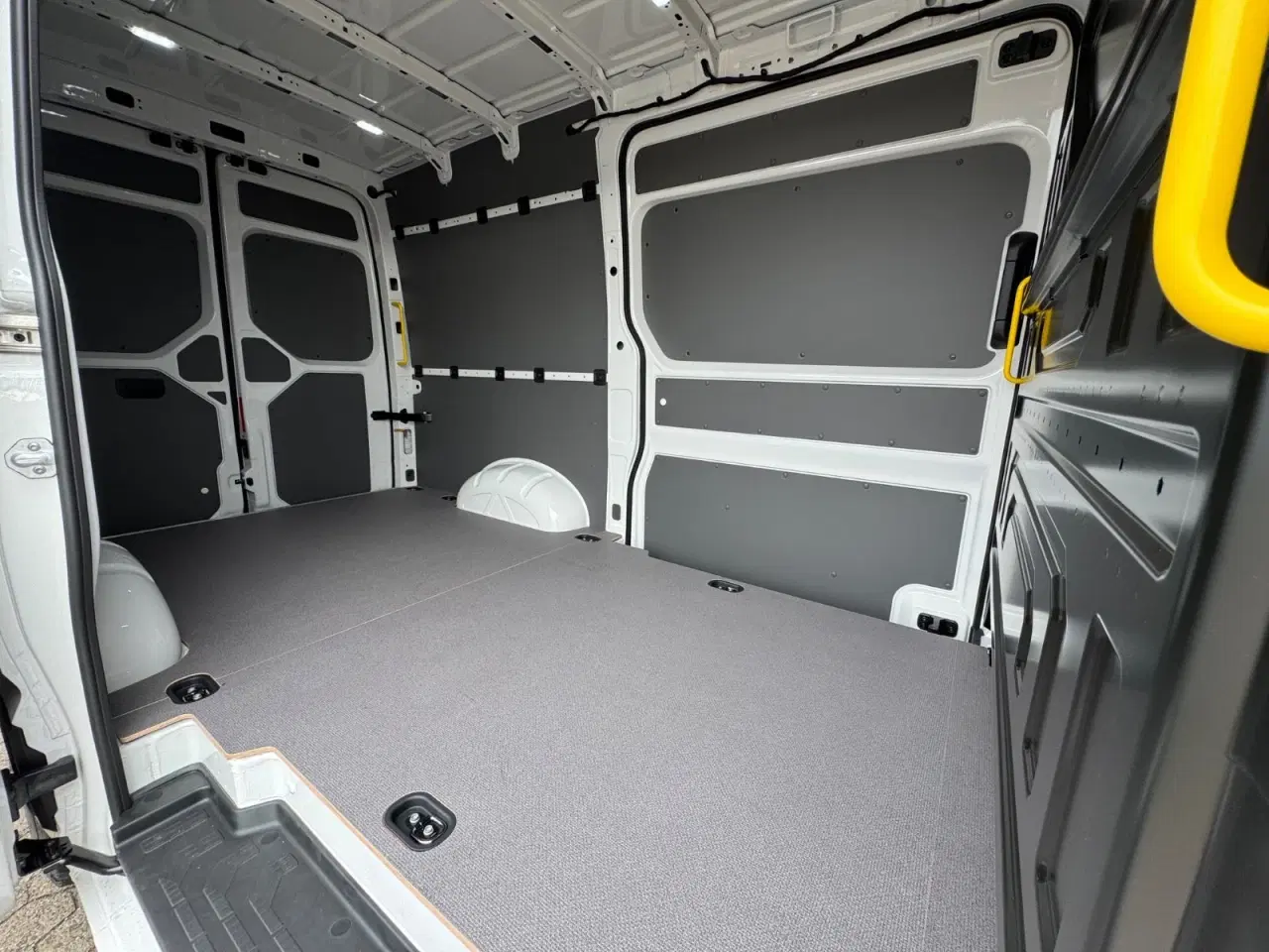 Billede 14 - VW Crafter 35 2,0 TDi 163 Kassevogn L3H2 aut. RWD