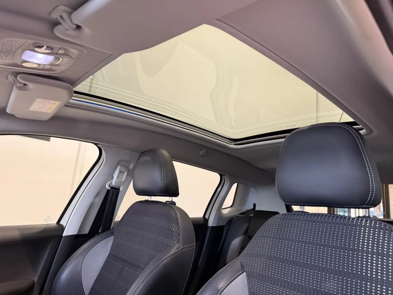 Billede 9 - Peugeot 2008 1,6 BlueHDi 100 Allure Sky