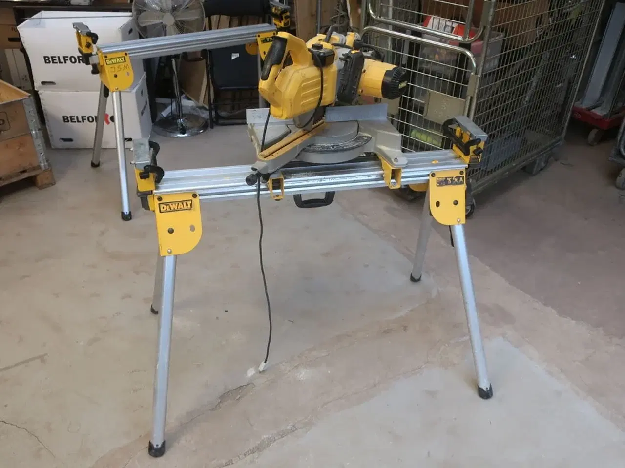 Billede 1 - Kap-/Geringssav DEWALT Model: DWS778/ DE77024 -XJ