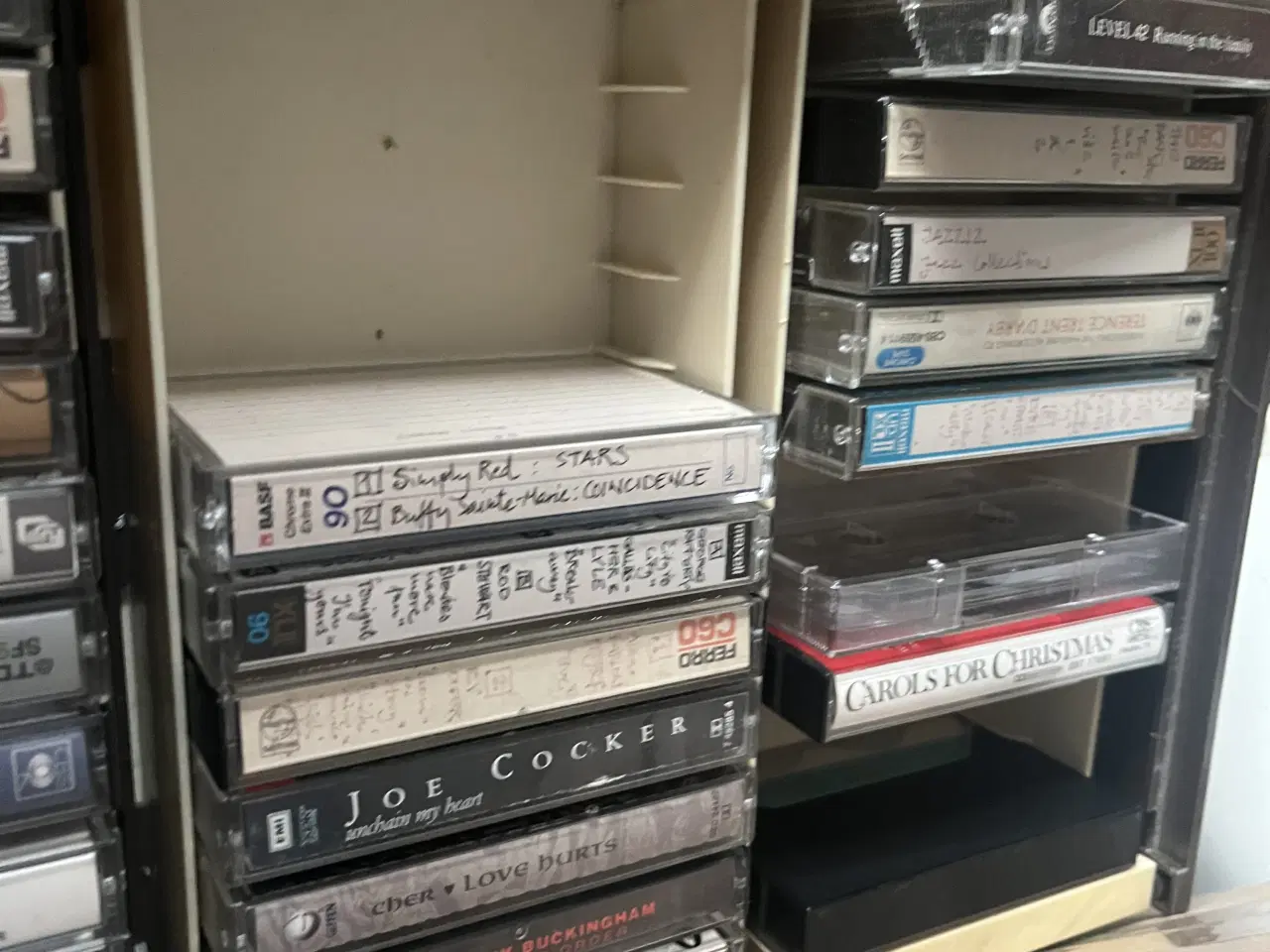 Billede 2 - Blandede kassettebånd m holder