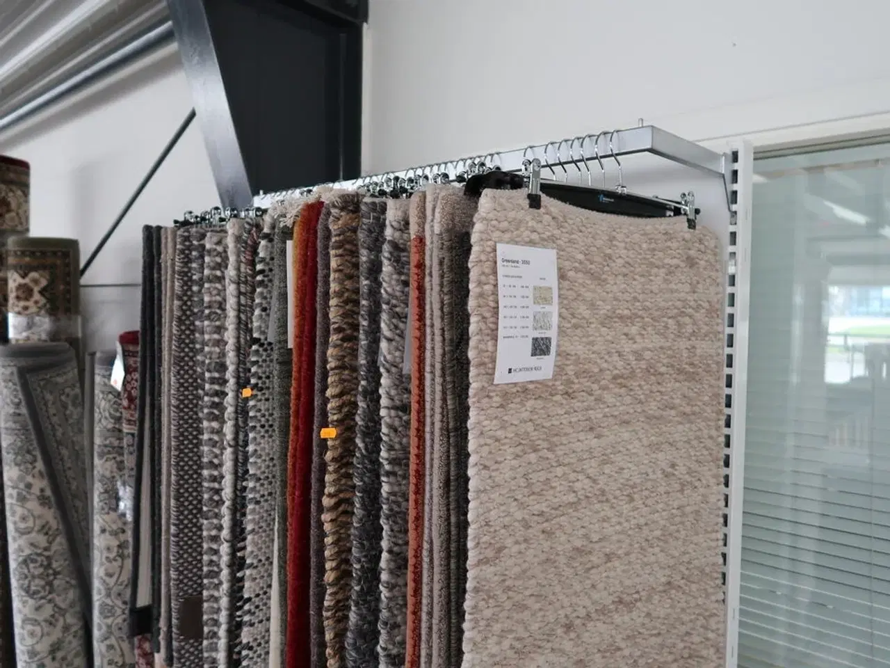 Billede 2 - Stativ med div. Måtter