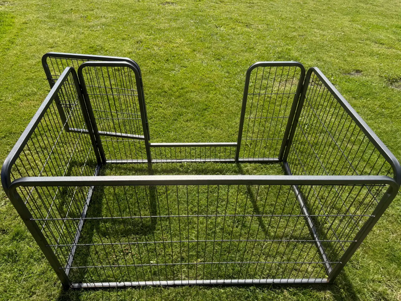 Billede 2 - Hundebure i kraftig metal