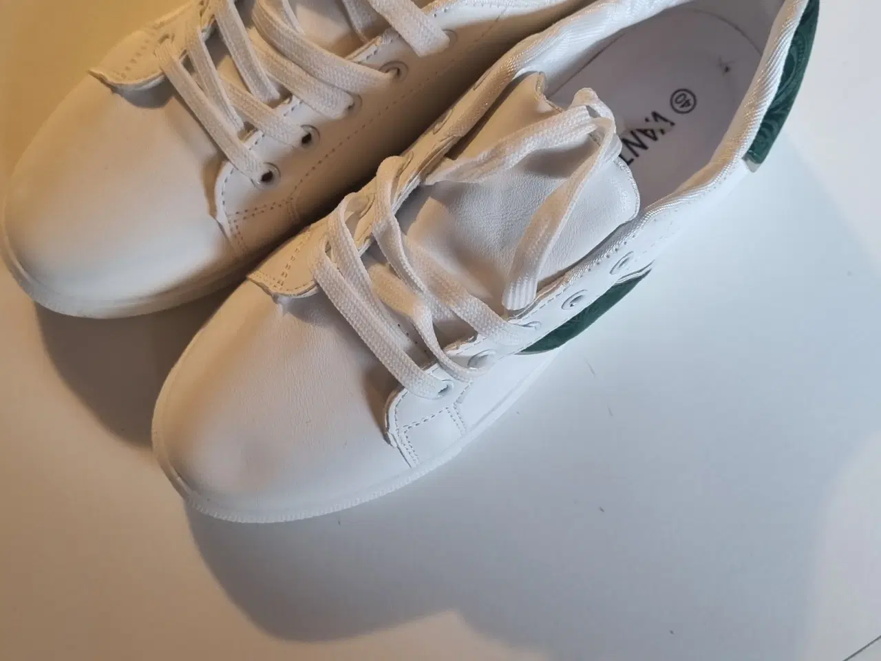 Billede 1 - Sneakers/ Vanting 