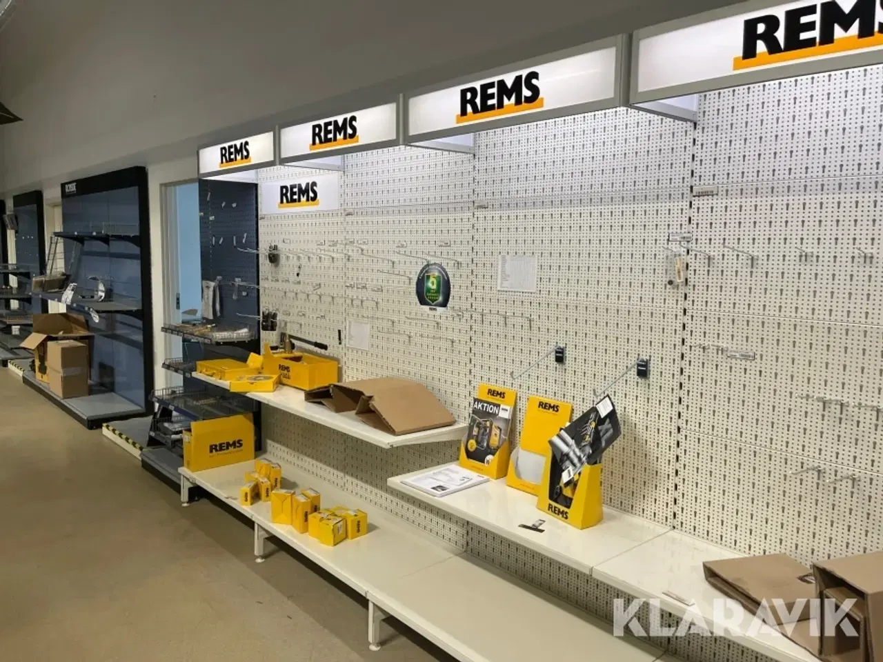 Billede 11 - Værksteds/butik inventar