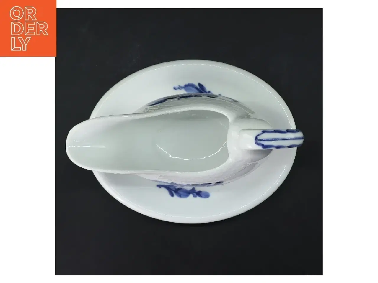 Billede 3 - Hvid porcelæn sovsekande med blåt blomst fra Royal Copenhagen (str. 21 cm)