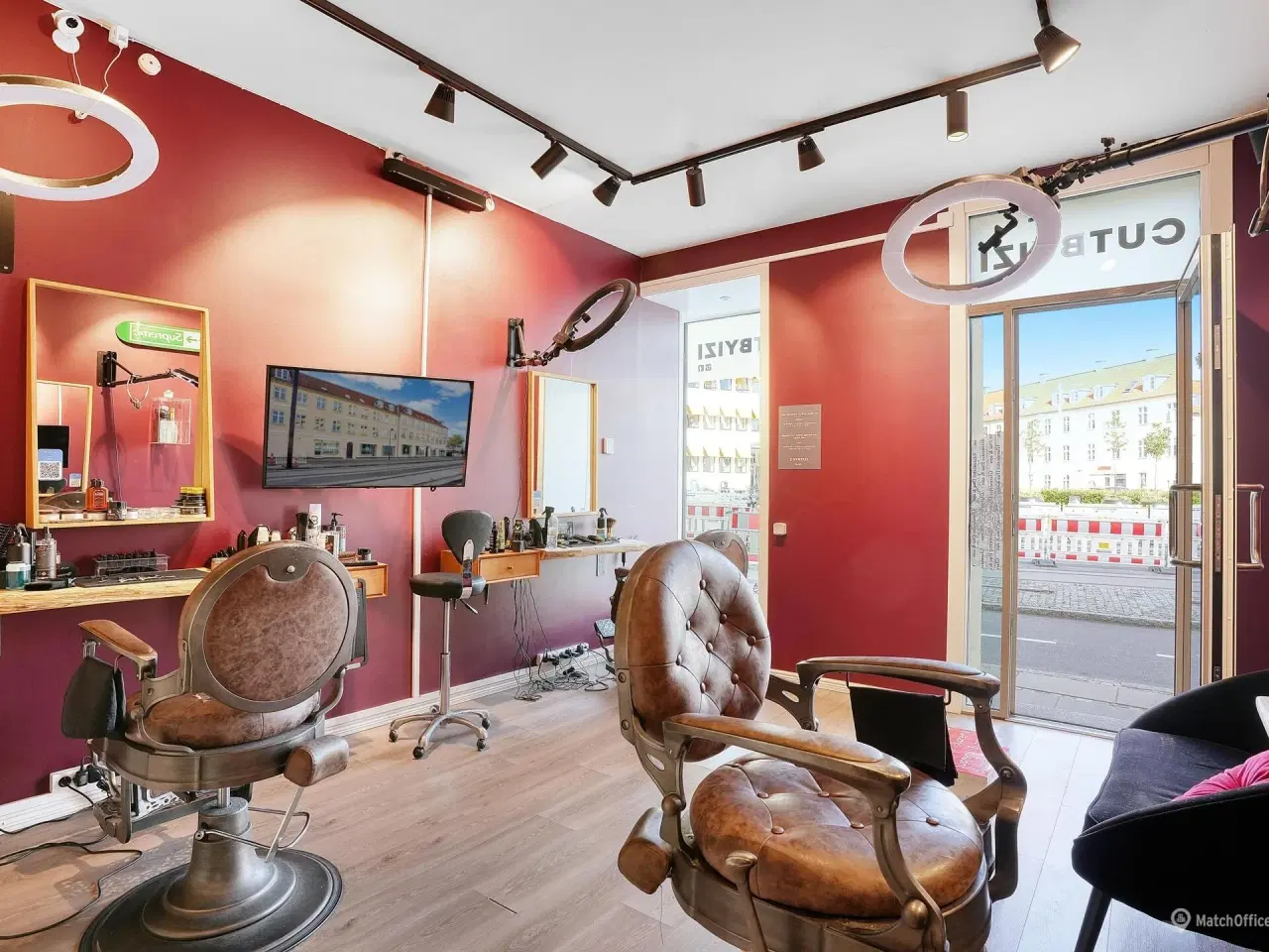 Billede 5 - Charmerende butik ud til Lyngby Torv – tæt på hovedgaden