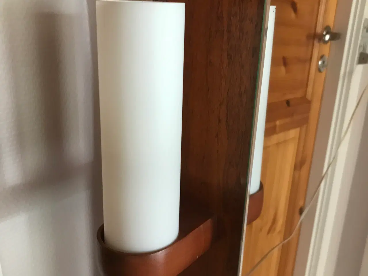 Billede 3 - Figurspejl palisander med lampet.