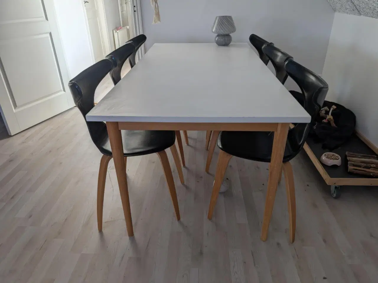Billede 1 - Spisebord sæt m 6 stole 