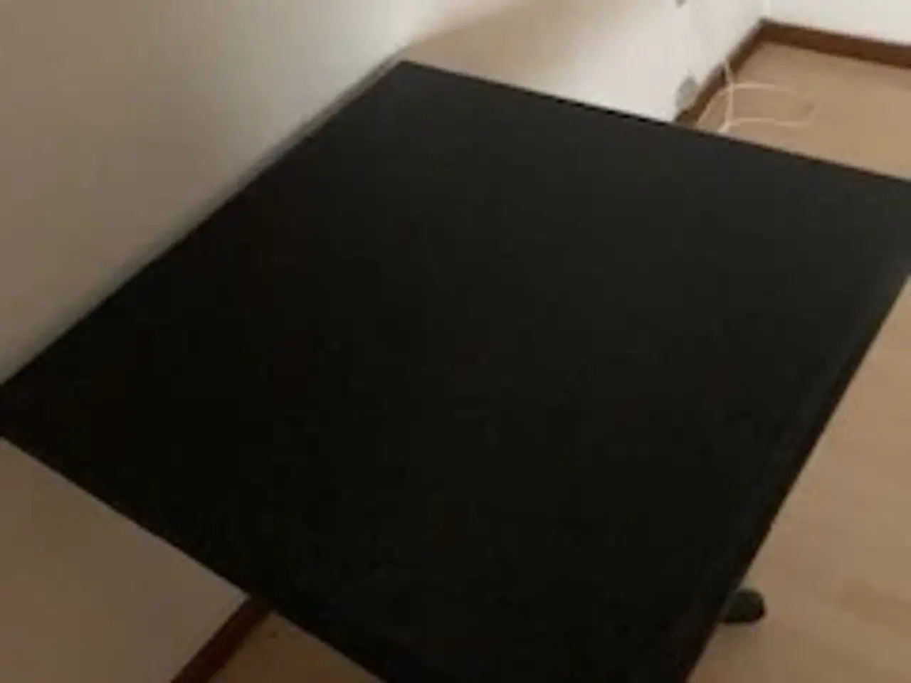 Billede 3 - Sort bord i træ