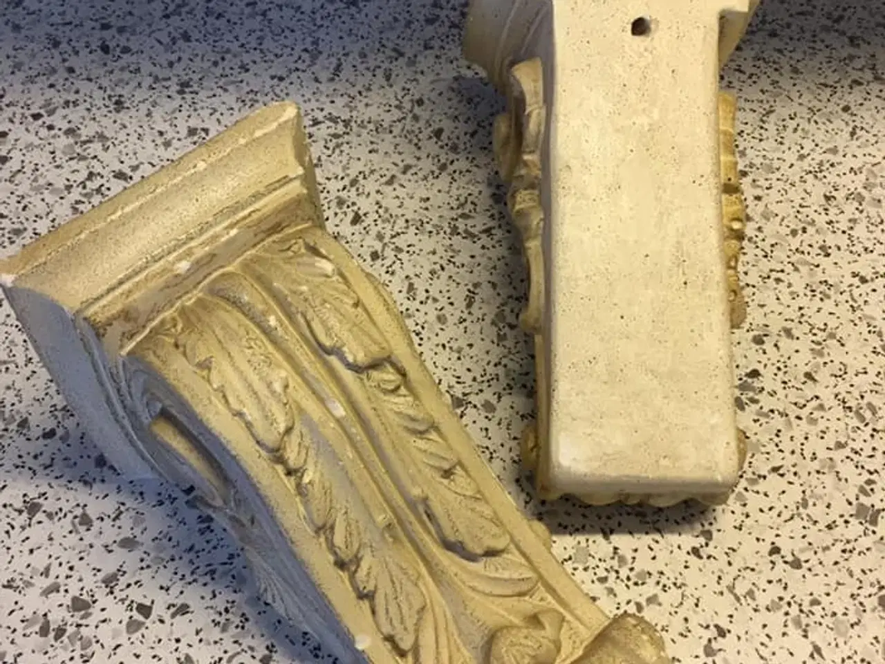 Billede 2 - Vægophæng i gips